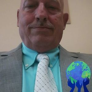 Meet your Posher, Dennis